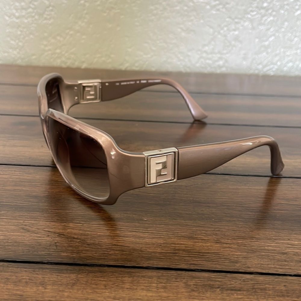 Fendi sunglasses - Picture 1 of 10